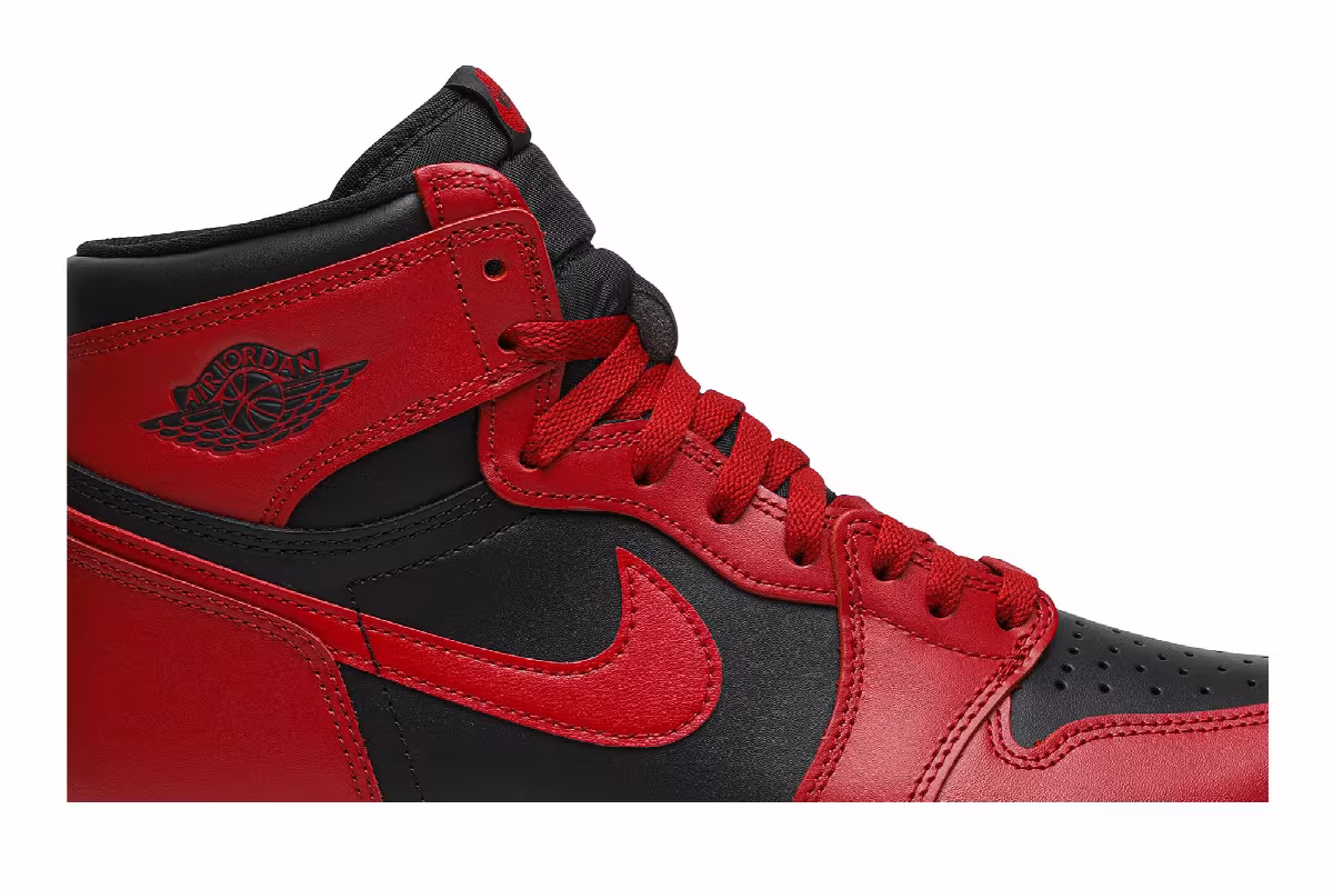 Air Jordan 1 High Varsity Red, view 3
