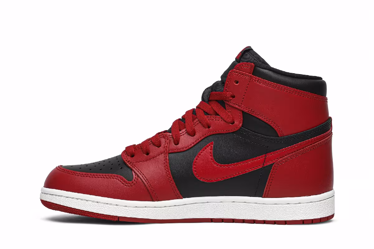 Air Jordan 1 High Varsity Red, view 4