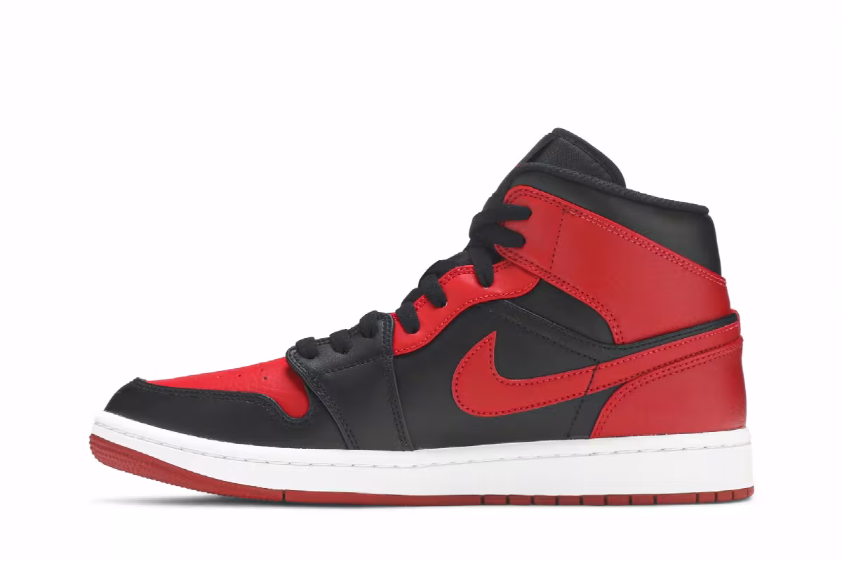 Air Jordan 1 Mid Banned, view 4