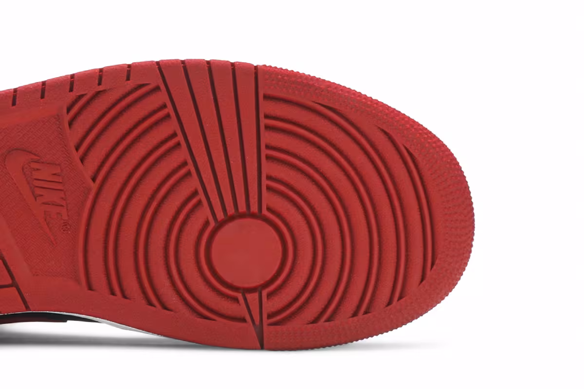 Air Jordan 1 Mid Banned, view 6