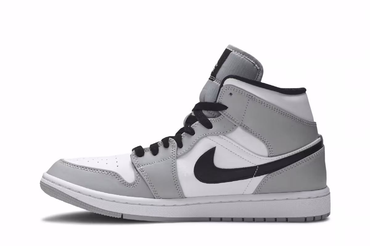 Air Jordan 1 Mid Smoke Grey, view 4