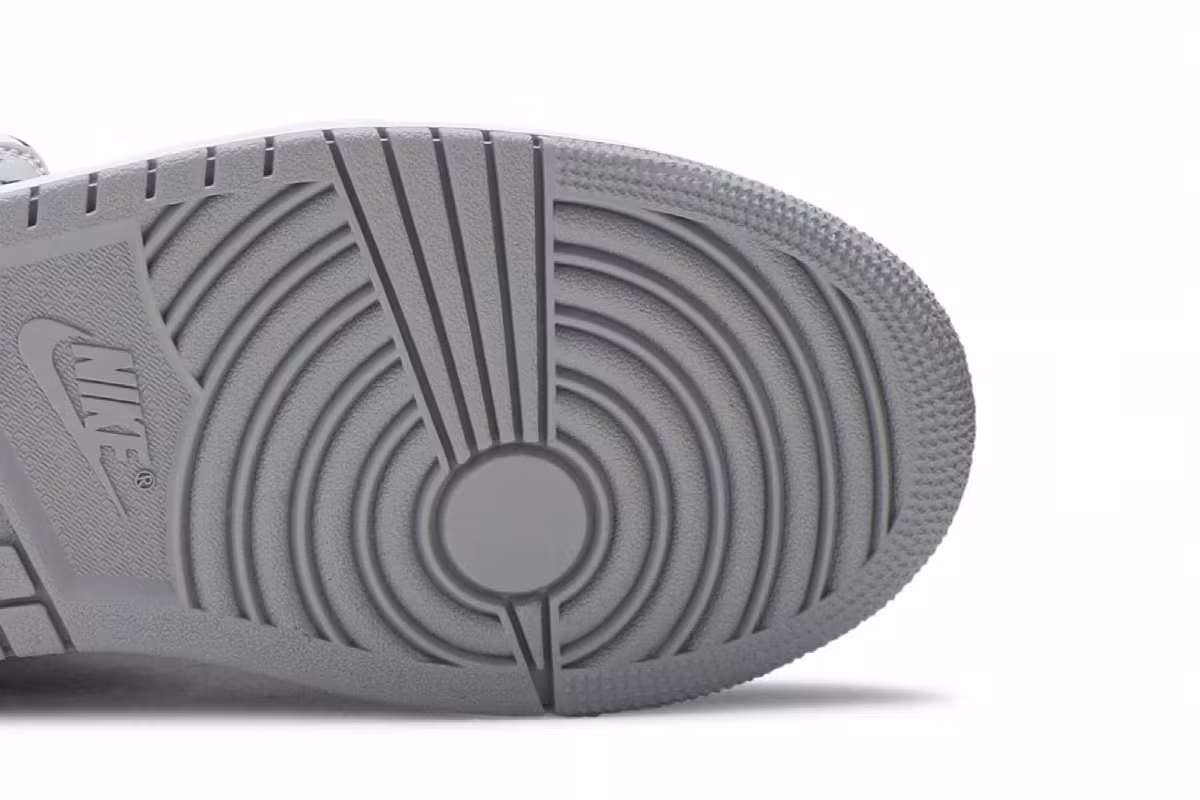 Air Jordan 1 Mid Smoke Grey, view 6