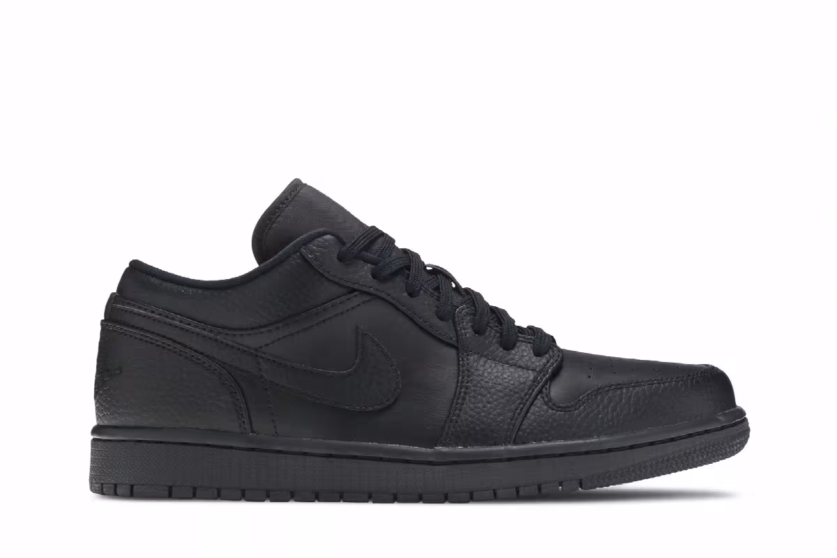 Air Jordan 1 Low Triple Black, view 2