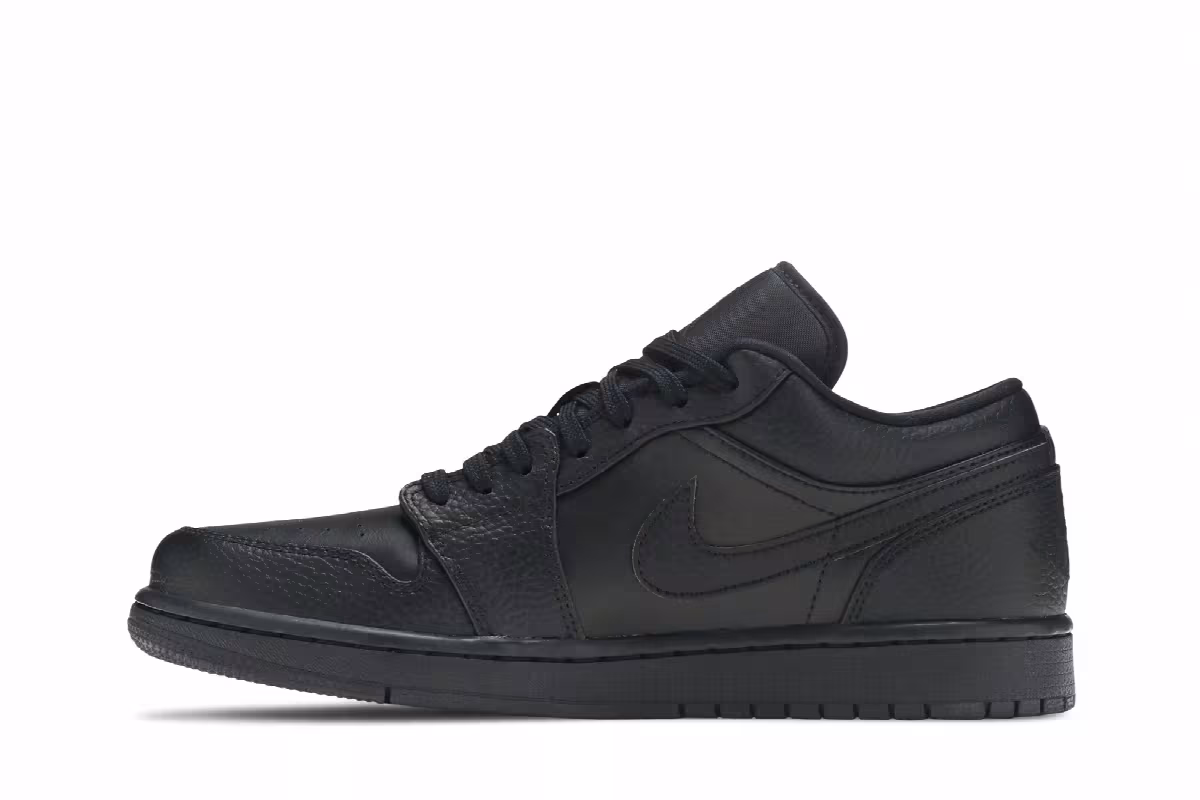 Air Jordan 1 Low Triple Black, view 4