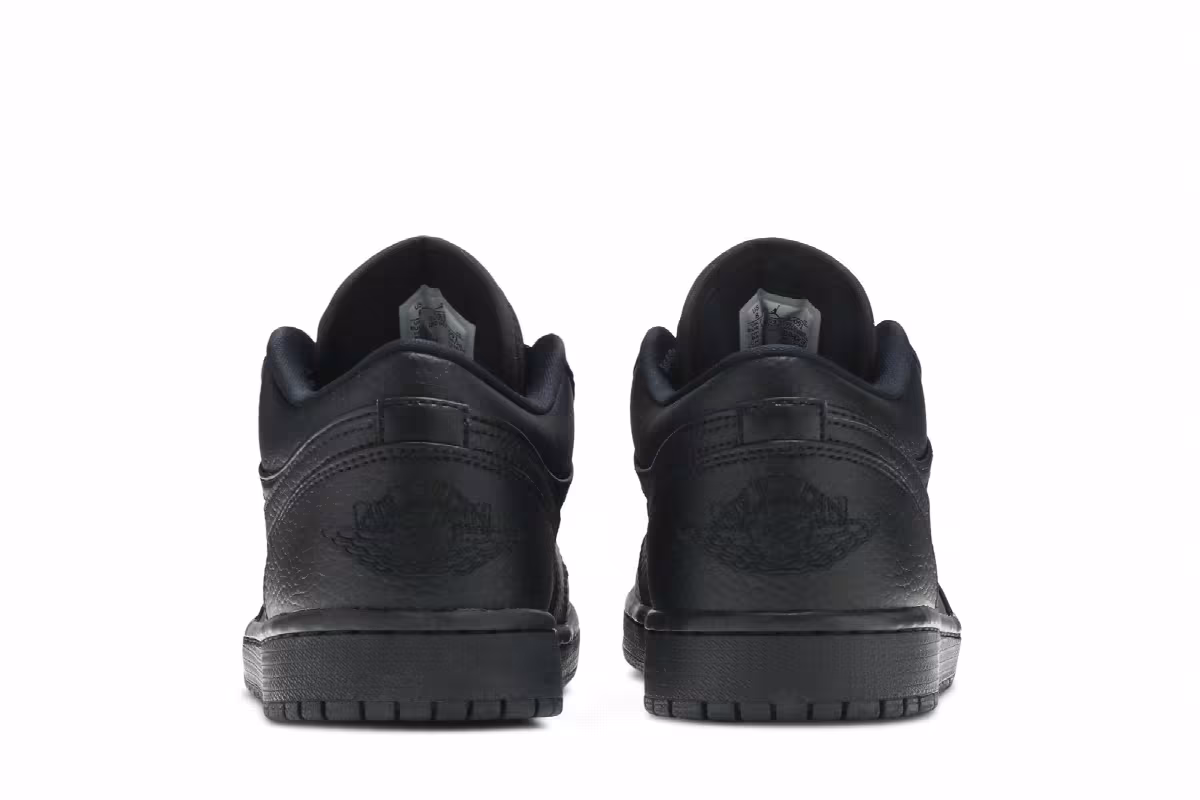 Air Jordan 1 Low Triple Black, view 7