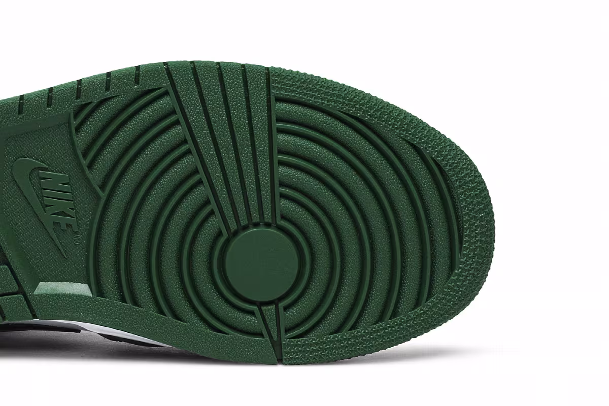 Air Jordan 1 Low Pine Green, view 6