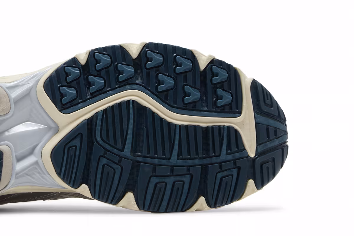 Mizuno Wave Rider 10 Arctic Ice Snow White, view 6