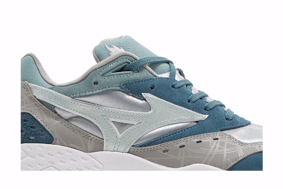 Hanon x Mizuno Contender Grampus Dolphin, view 3