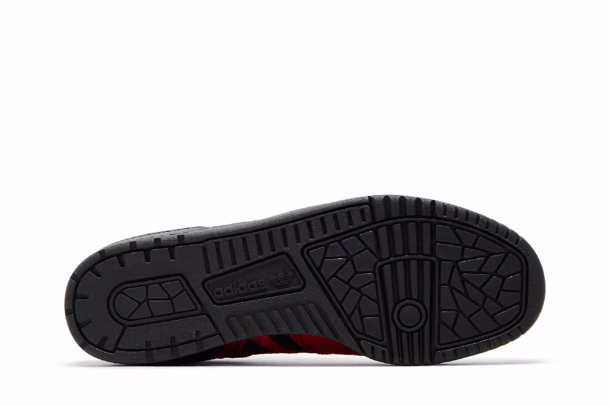 Marvel x adidas Rivalry 86 Low Deadpool, view 5
