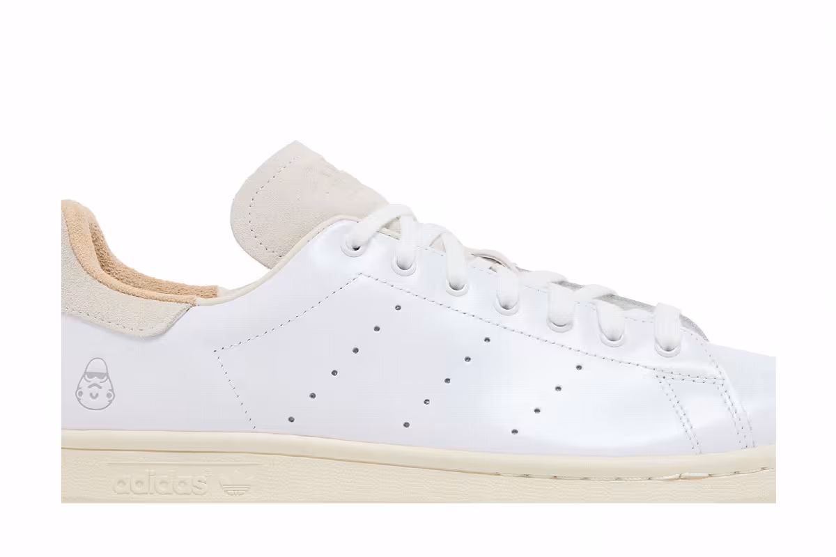 Star Wars x Nanzuka x adidas Stan Smith Stormtrooper, view 3