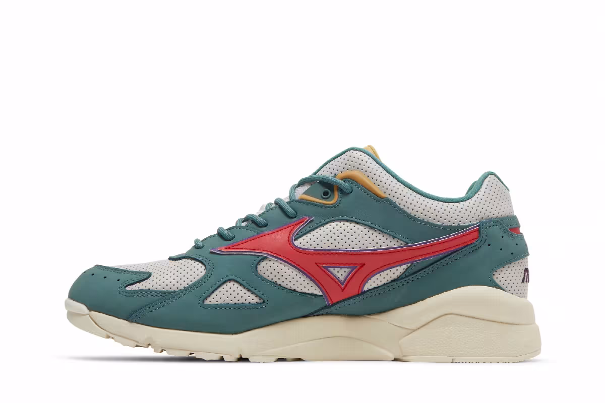 Patta x Mizuno Sky Medal Green Ivory, view 4