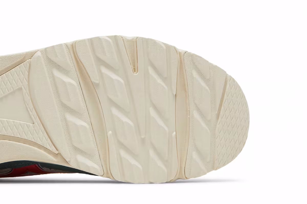 Patta x Mizuno Sky Medal Green Ivory, view 6