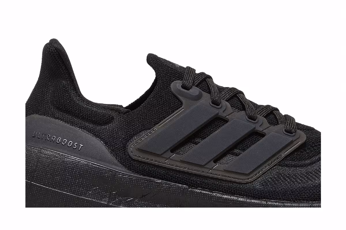adidas UltraBoost Light Triple Black, view 3
