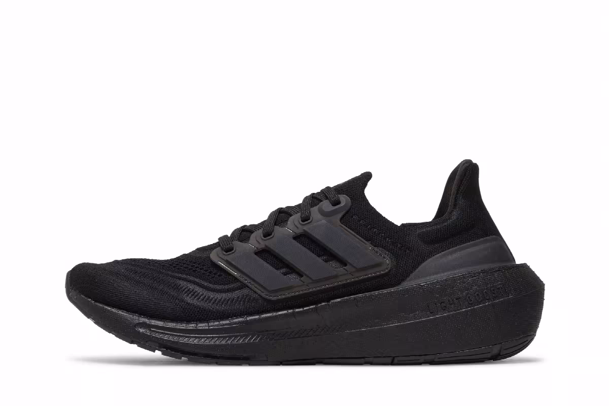 adidas UltraBoost Light Triple Black, view 4