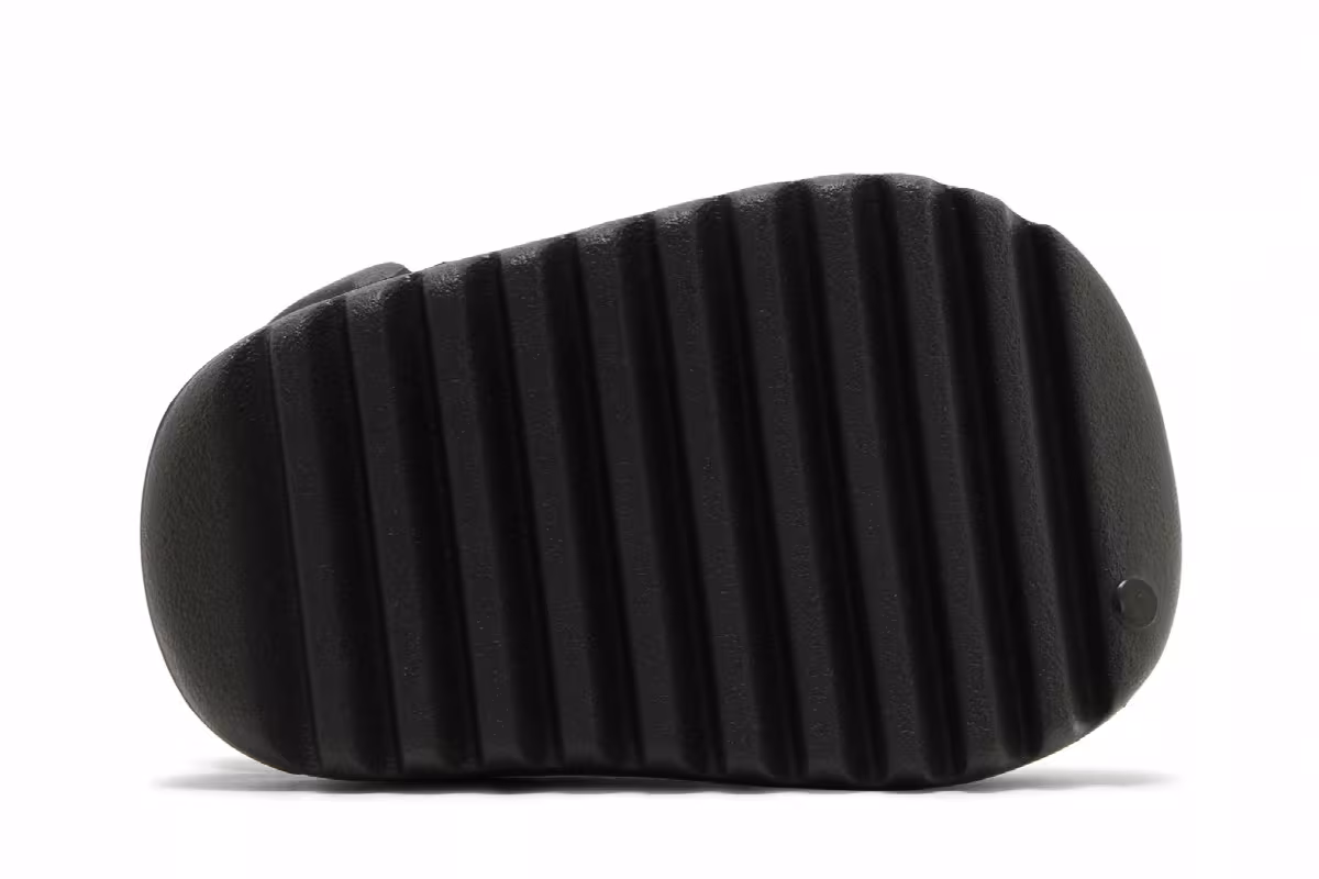 adidas Yeezy Slides Infants Dark Onyx, view 5
