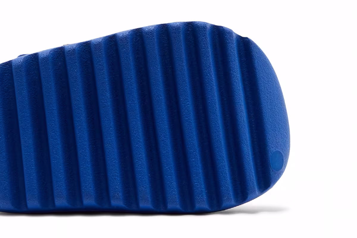 adidas Yeezy Slides Infants Azure, view 6