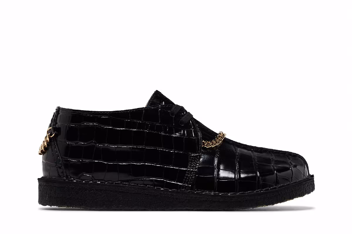 Martine Rose x Supreme x Clarks Desert Trek Black, view 2