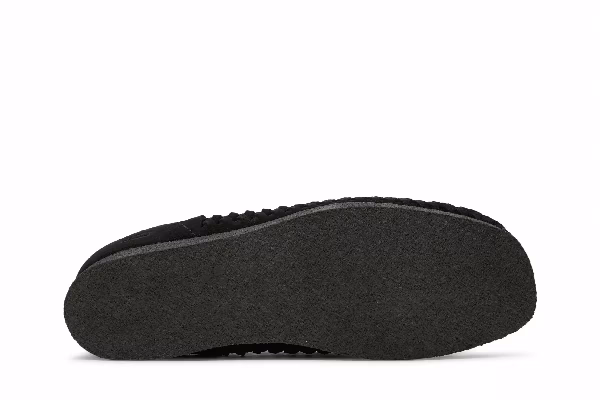 Supreme x Clarks Woven Wallabee Black, view 5
