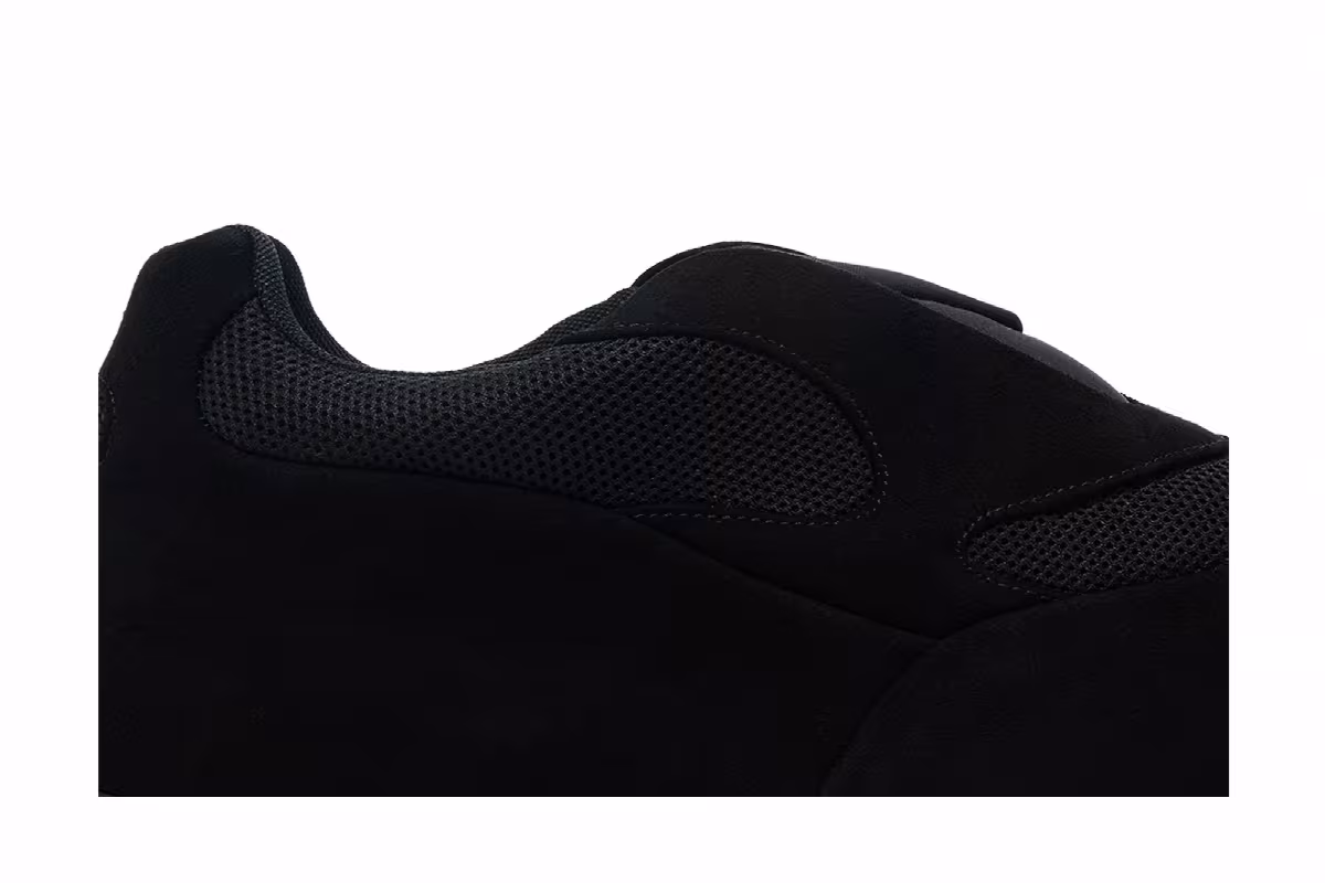Yeezy YZY BL-01 Black, view 3
