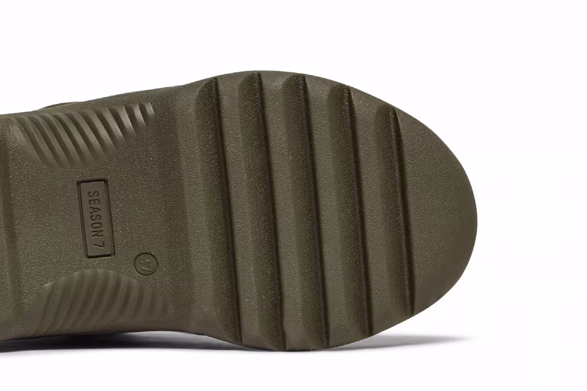 Yeezy Women's Season 7 Desert Boot Wakame, view 6