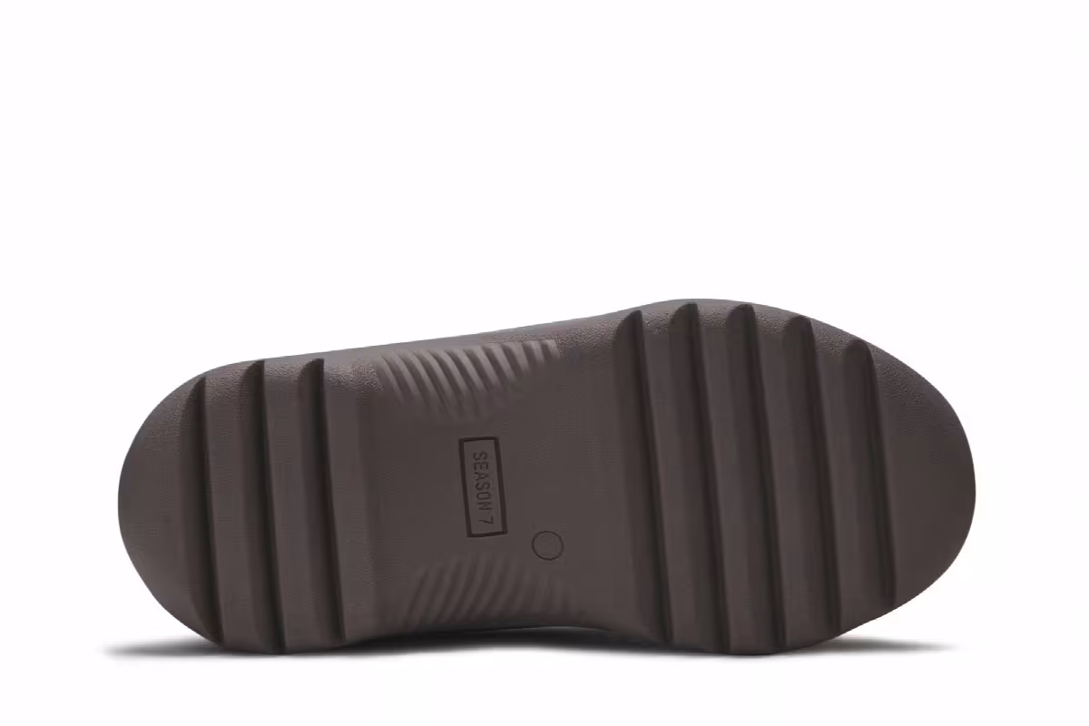 Yeezy Season 7 Desert Boot Cinder, view 5