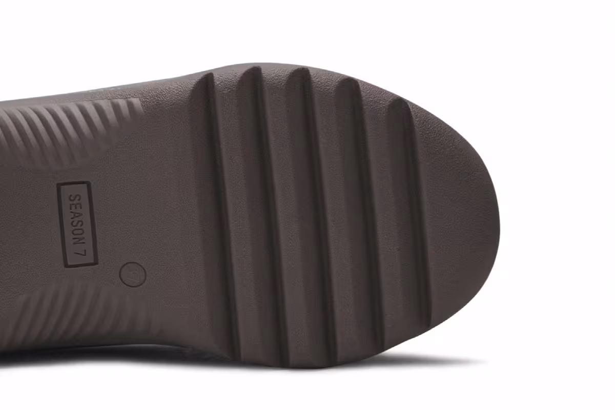 Yeezy Season 7 Desert Boot Cinder, view 6