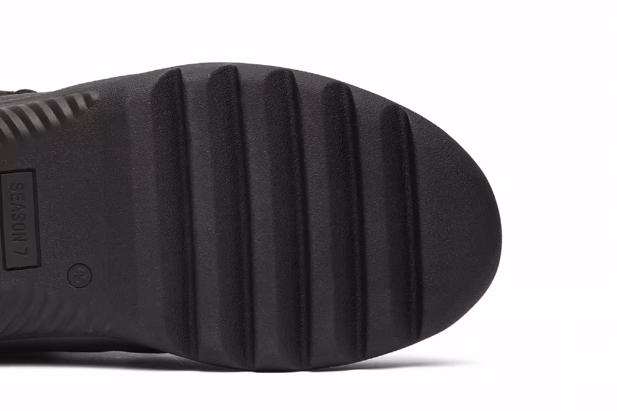 Yeezy Season 7 Desert Boot Oil, view 6