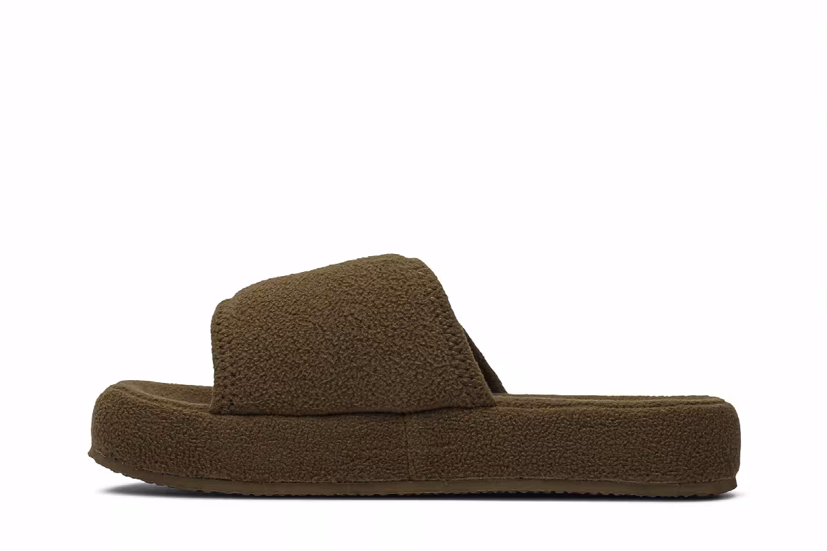 Yeezy Season 7 Fleece Slide Trench, view 4