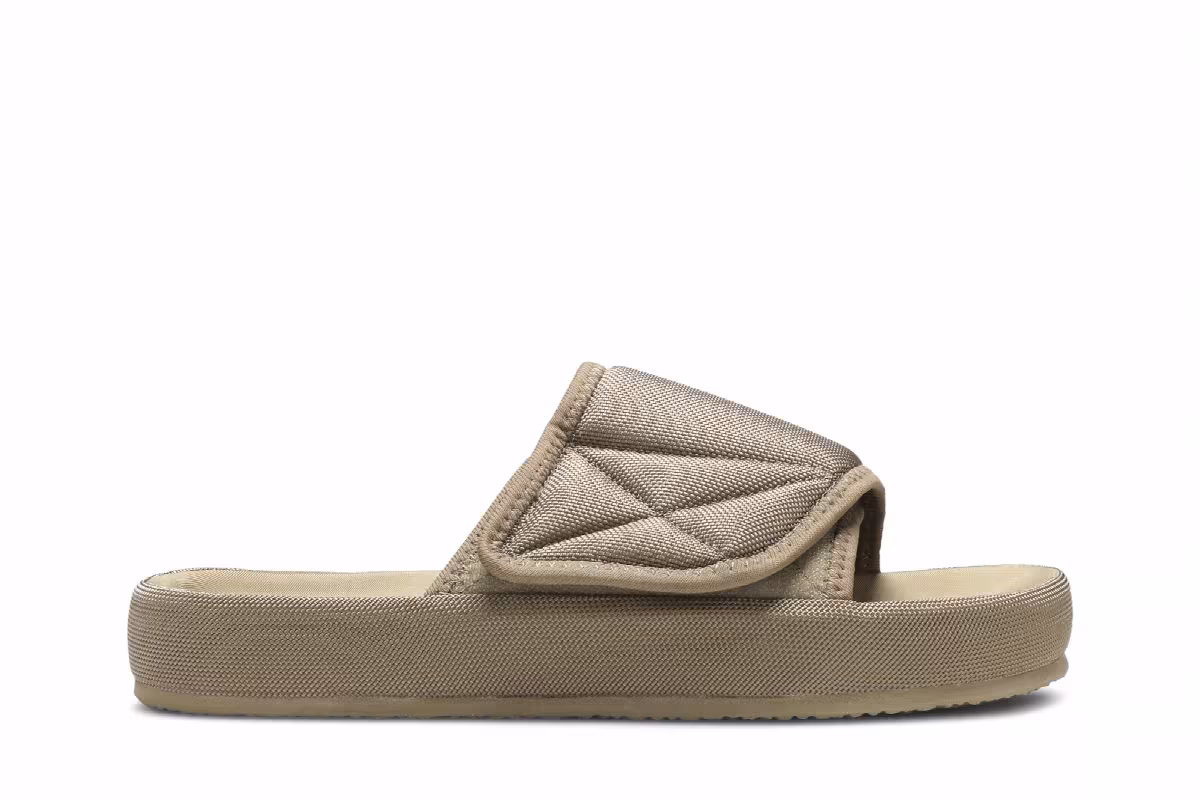 Yeezy Season 7 Fabric Slipper Sand, view 2