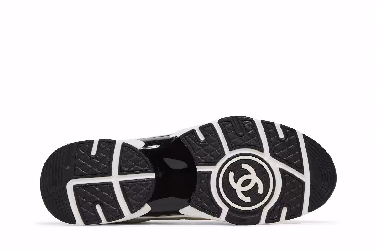 Chanel Sneaker White Black, view 5