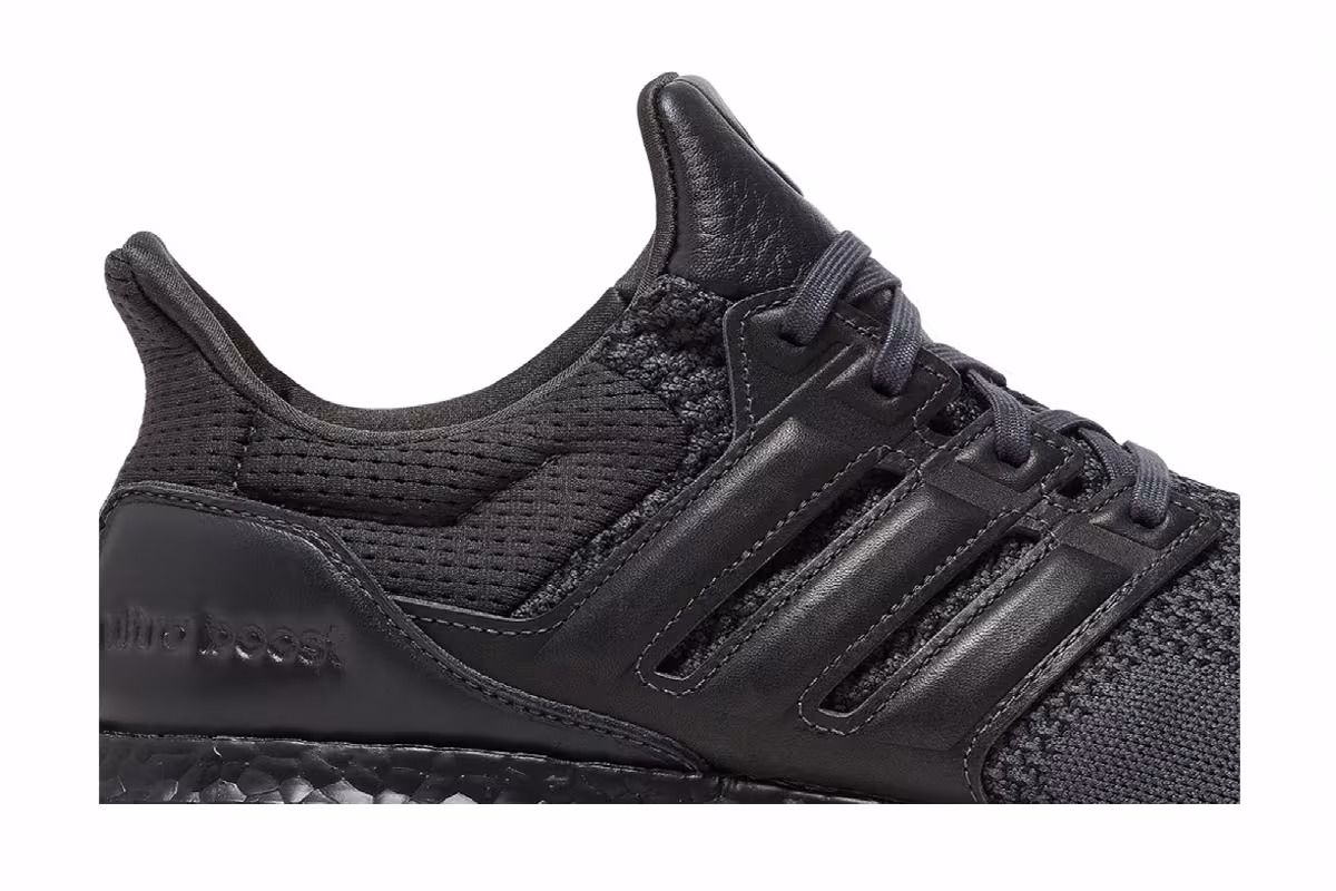 adidas UltraBoost 1.0 DNA Carbon, view 3