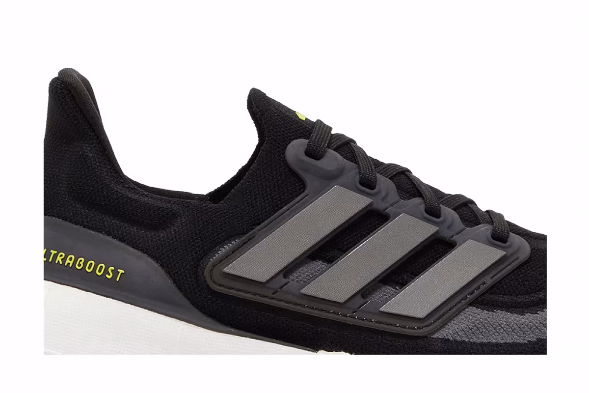 adidas UltraBoost Light Core Black, view 3