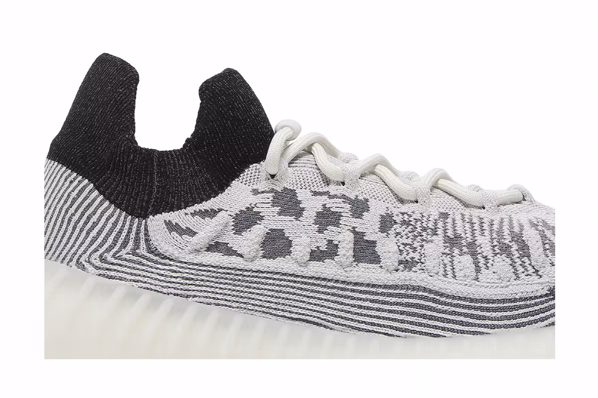 adidas Yeezy Boost 350 V2 CMPCT Panda, view 3