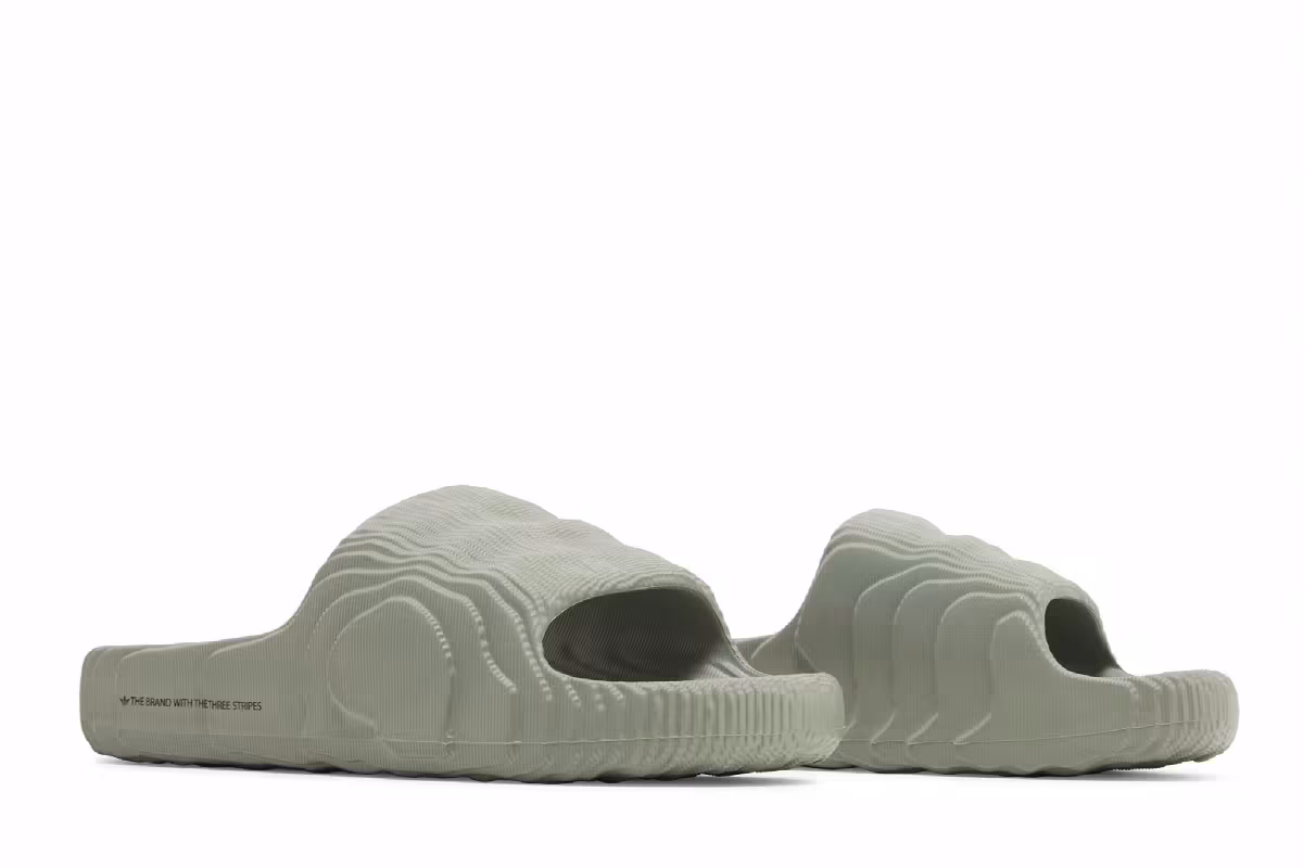 adidas Women's Adilette 22 Slides Silver Green, view 9