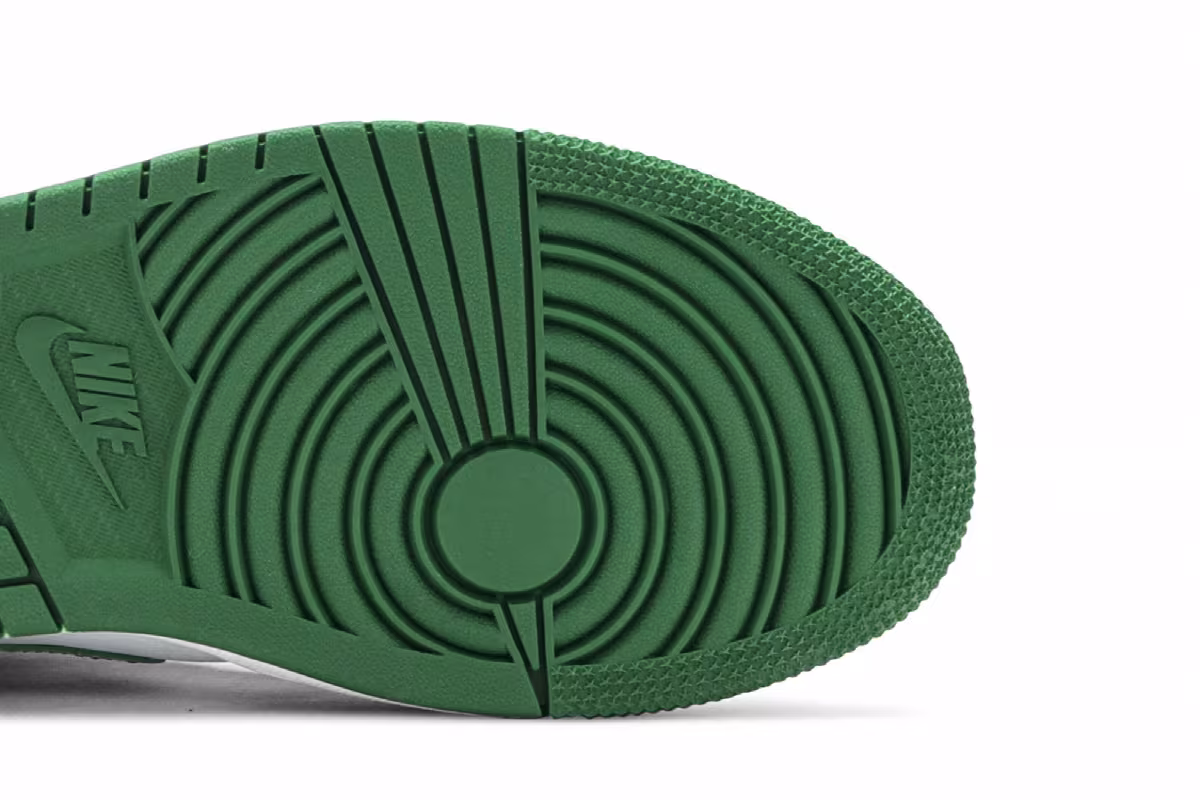Air Jordan 1 Mid Pine Green, view 6