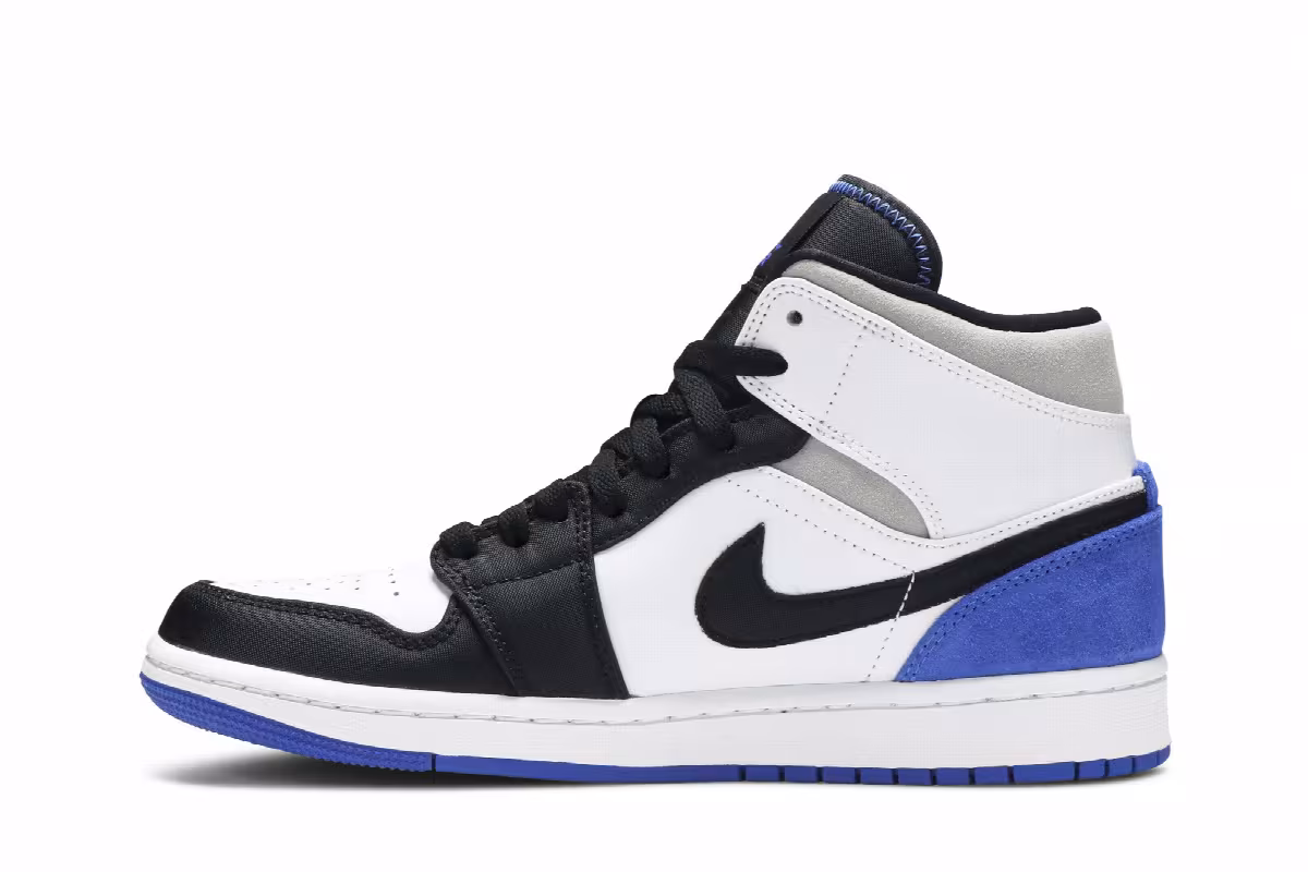 Air Jordan 1 Mid SE Royal Black Toe, view 4
