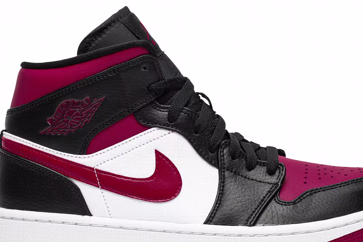 Air Jordan 1 Mid Noble Red, view 3