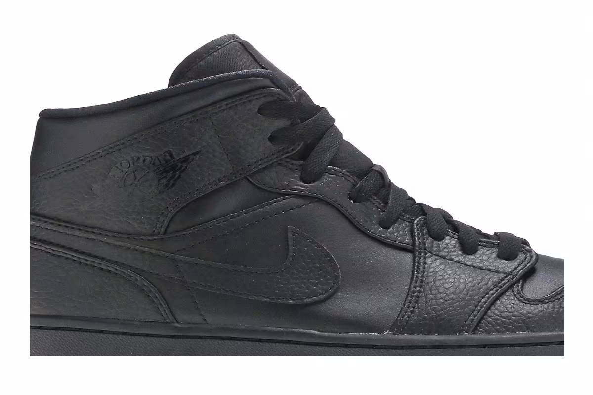 Air Jordan 1 Mid Triple Black 2020, view 3