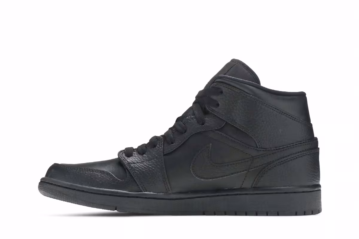 Air Jordan 1 Mid Triple Black 2020, view 4