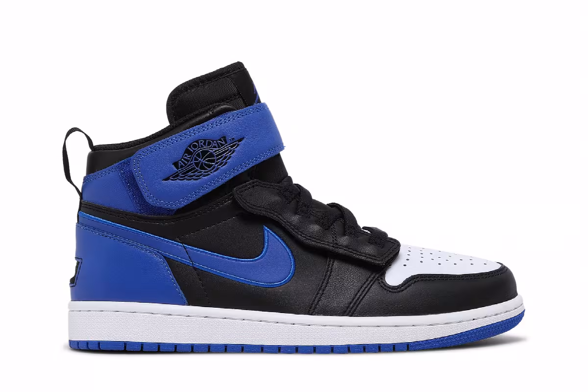 Air Jordan 1 High FlyEase Hyper Royal, view 2