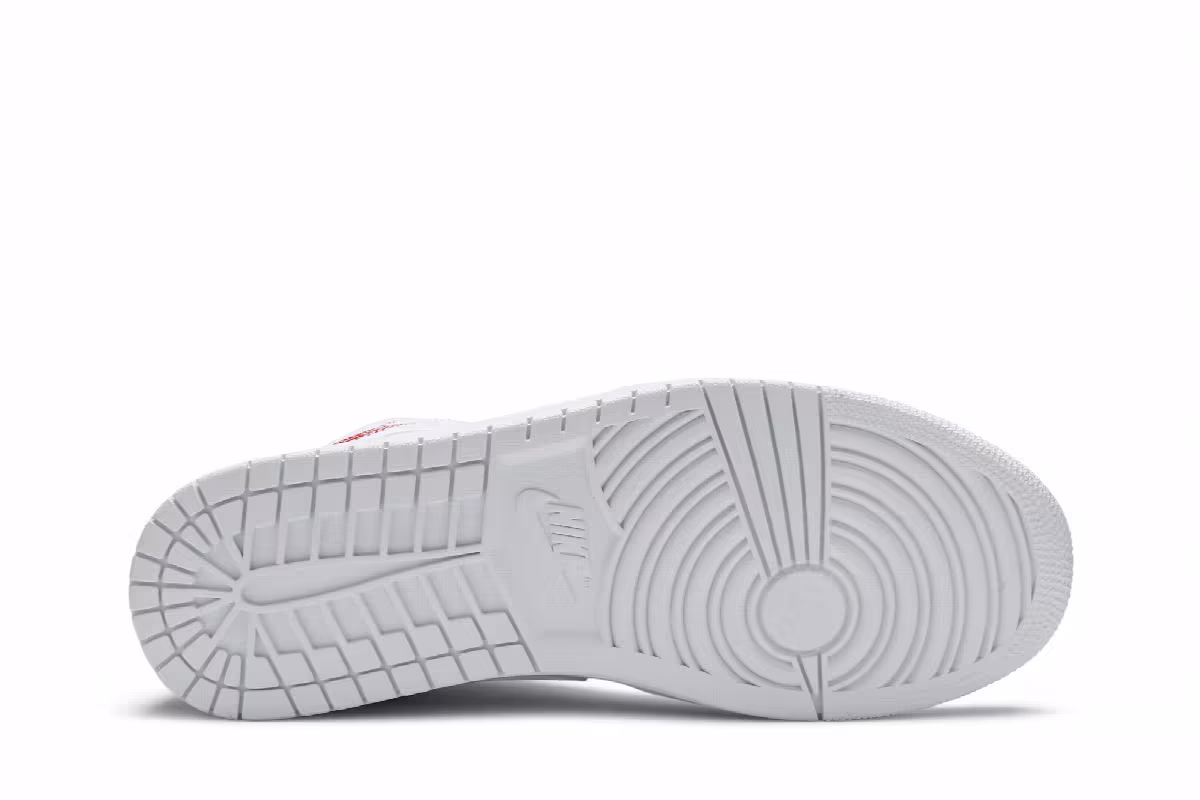 Air Jordan 1 Mid SE Euro Tour, view 5