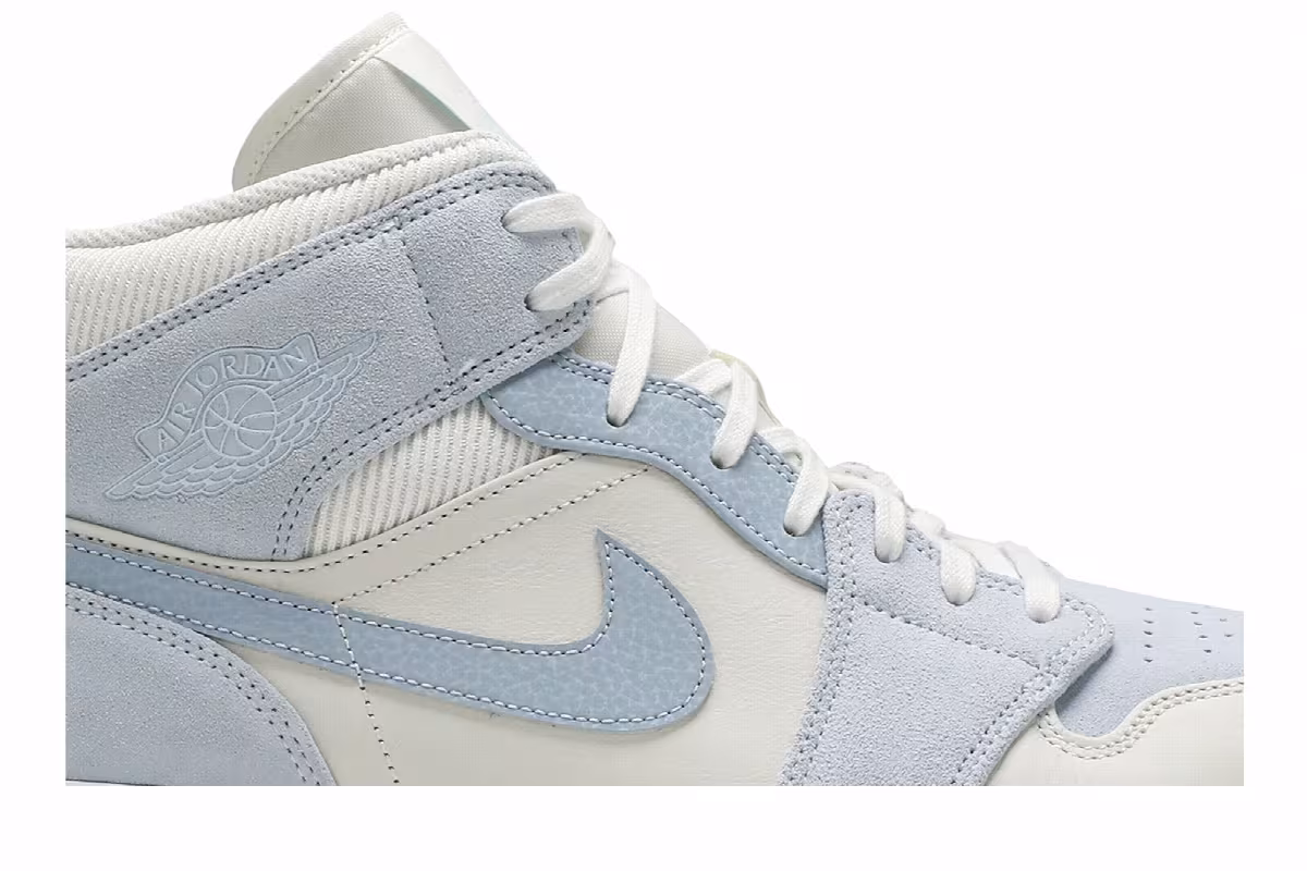Air Jordan 1 Mid SE Sail Light Blue, view 3