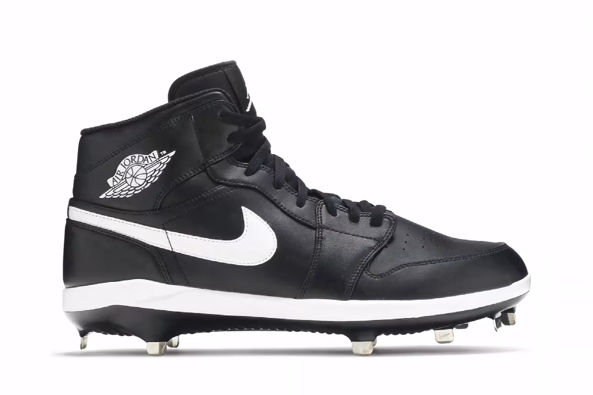 Air Jordan 1 Metal Black White 2020, view 2
