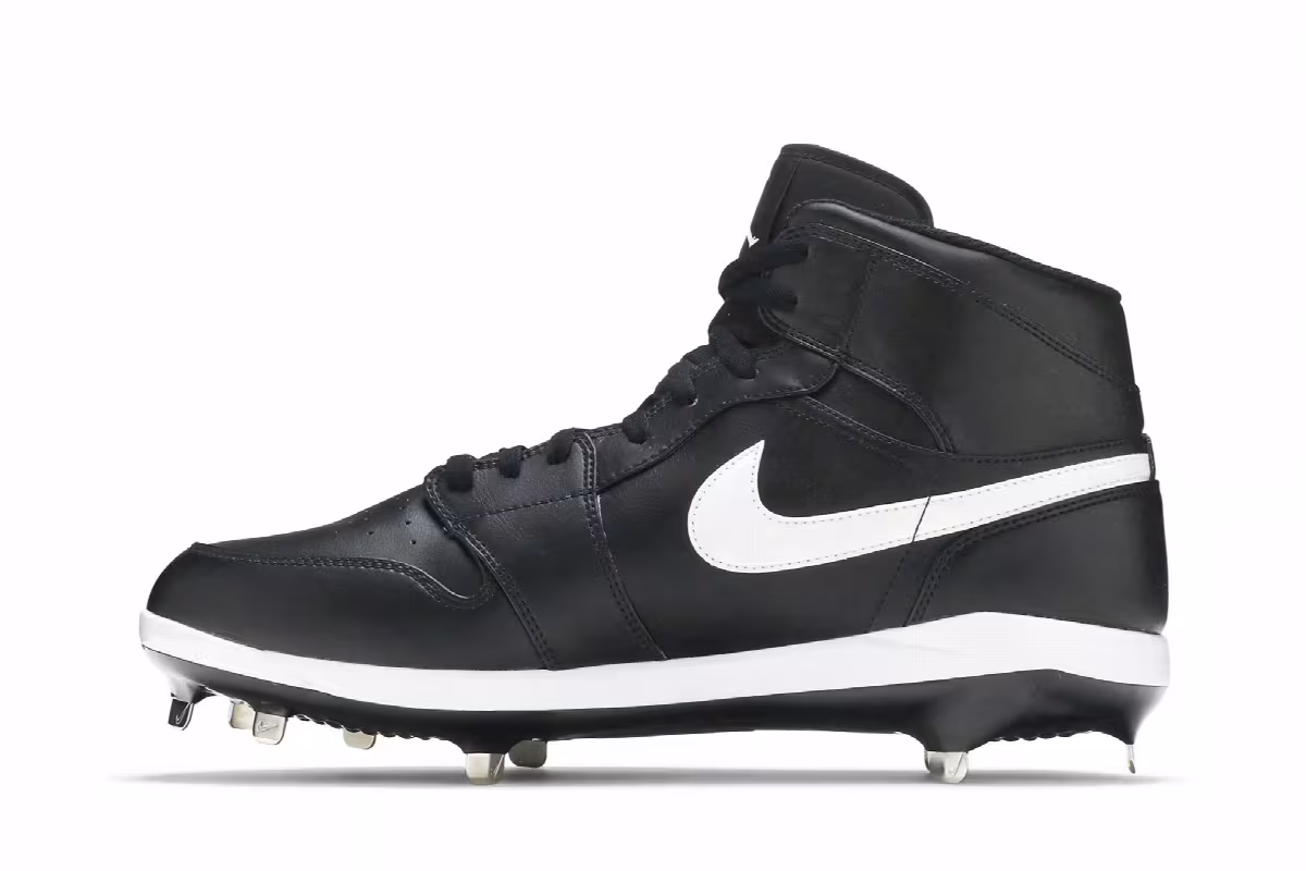 Air Jordan 1 Metal Black White 2020, view 4