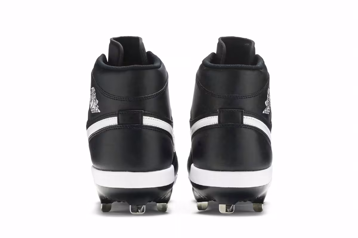 Air Jordan 1 Metal Black White 2020, view 7
