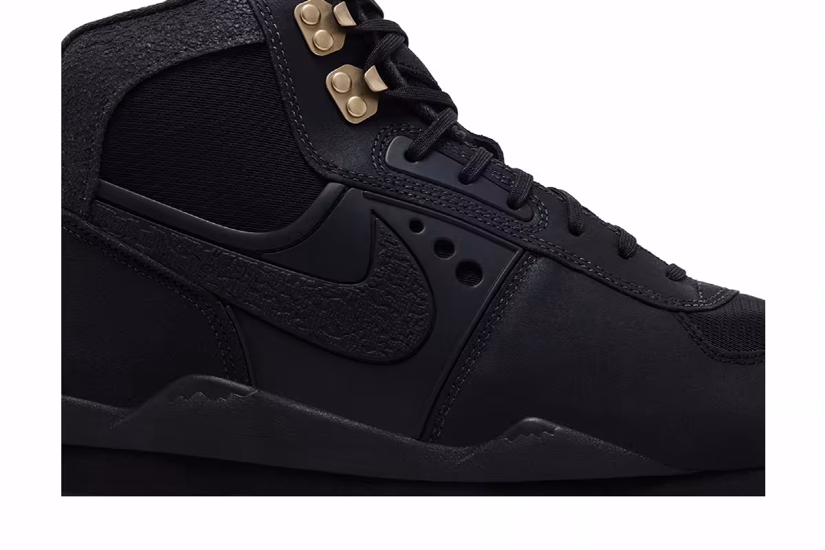 Nike Baltoro Black Metallic Gold, view 3