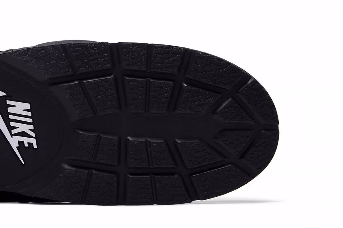 Nike Baltoro Black Metallic Gold, view 6