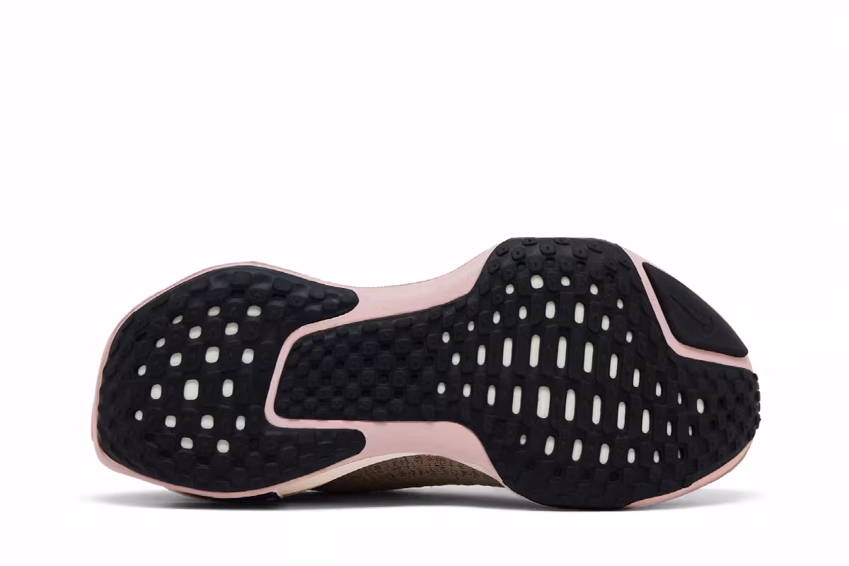 Nike Women's ZoomX Invincible 3 Premium Sanddrift Pink Oxford, view 5