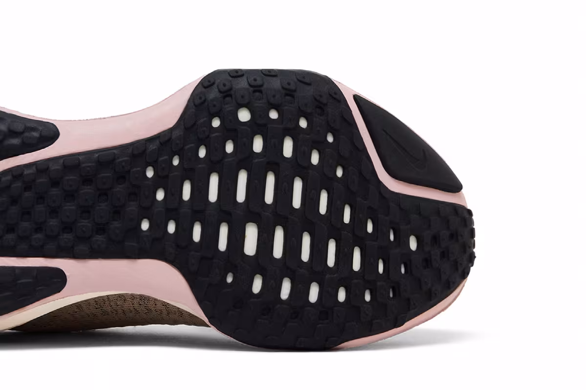 Nike Women's ZoomX Invincible 3 Premium Sanddrift Pink Oxford, view 6