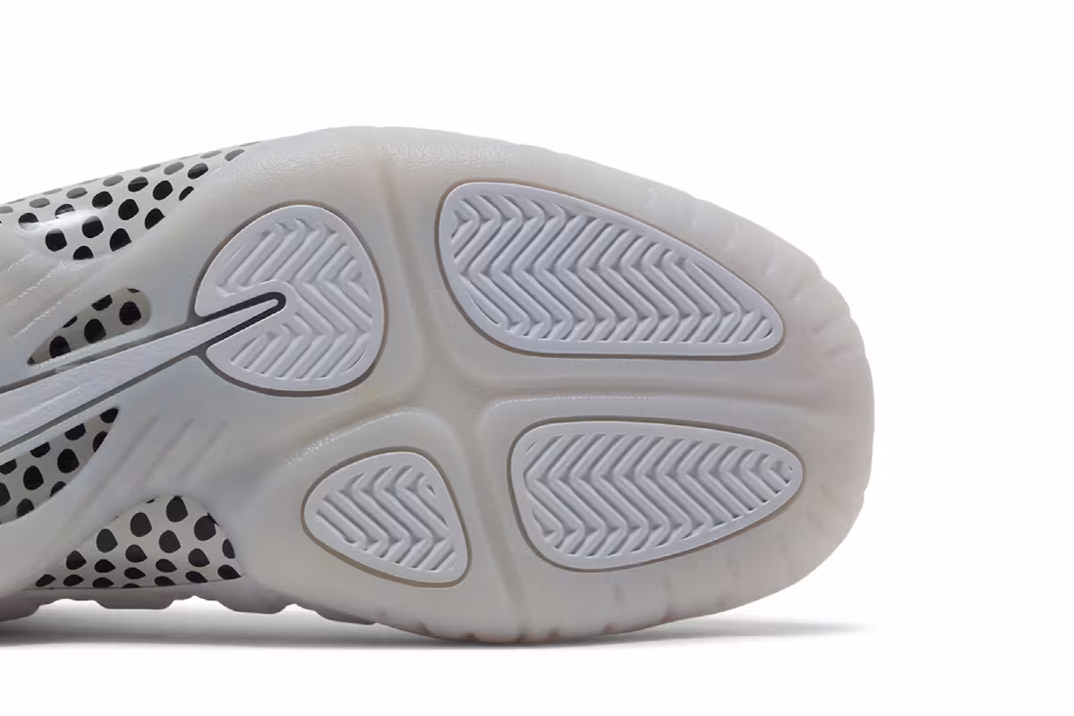 Nike Little Posite One GS Triple White, view 6